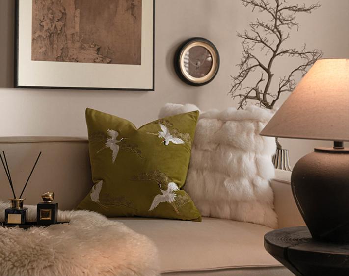 Flügendi Kraniche – Bestickts Vintage-Bodyküsse