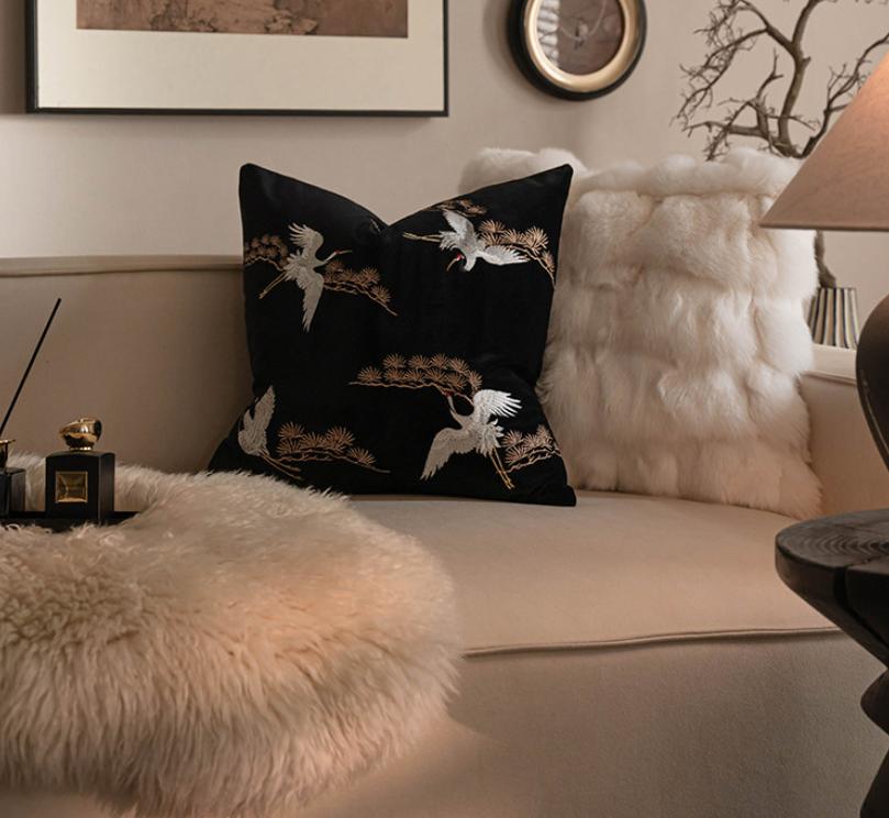 Flügendi Kraniche – Bestickts Vintage-Bodyküsse