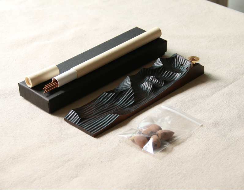 Räucherstäbchenhalter aus Massivholz